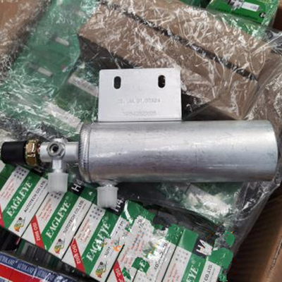 Sinotruk Howoのトラックの予備品の空気調節のドライヤーWG1642820025
